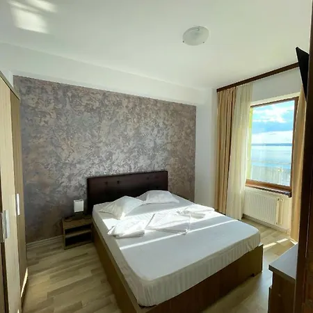 Summerland Beach 公寓