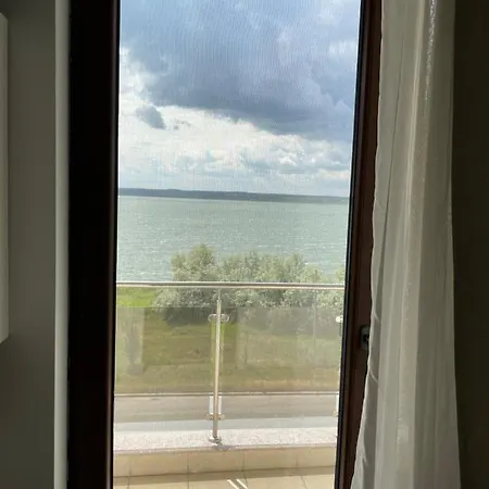 Apartment Summerland Beach Mamaia