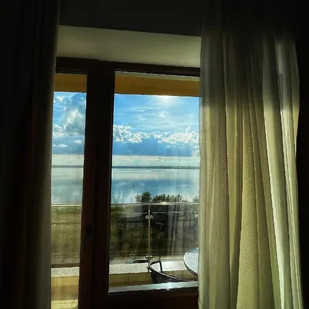 Summerland Beach Apartmán *
